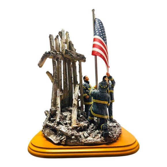 Vanmark 2001 Red Hats of Courage Image of Hope 9/11 Collectible Statue FM89448 - Picture 4 of 13